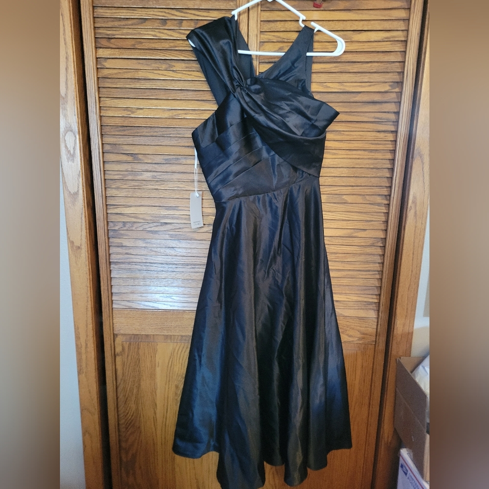 NEW Elegant Black Evening Dress Size 6 Off Shoulder Corset Tie Back